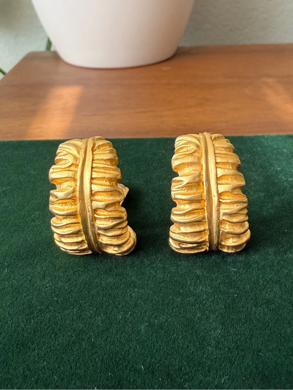 Vintage matte goldtone